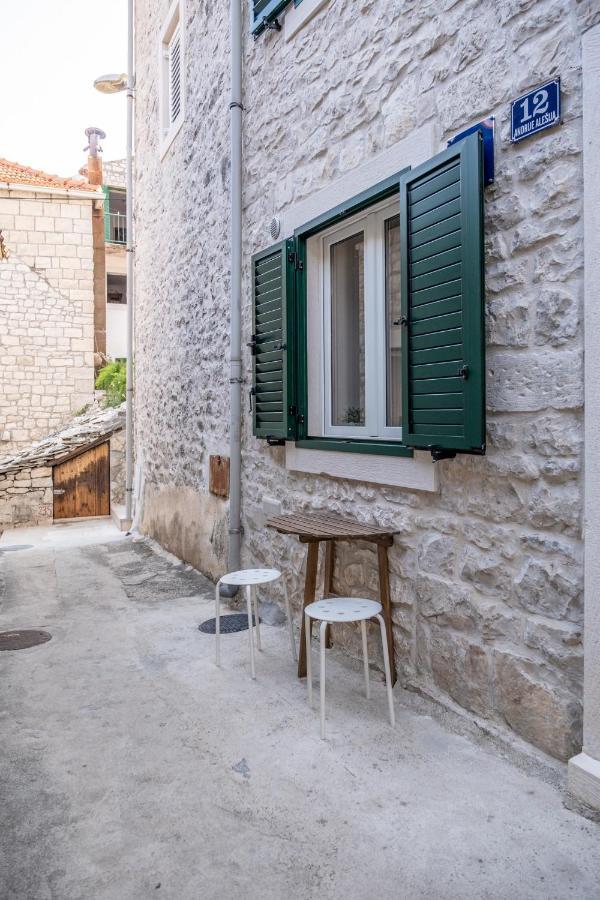 Apartments Sonja Pucisca Exterior photo