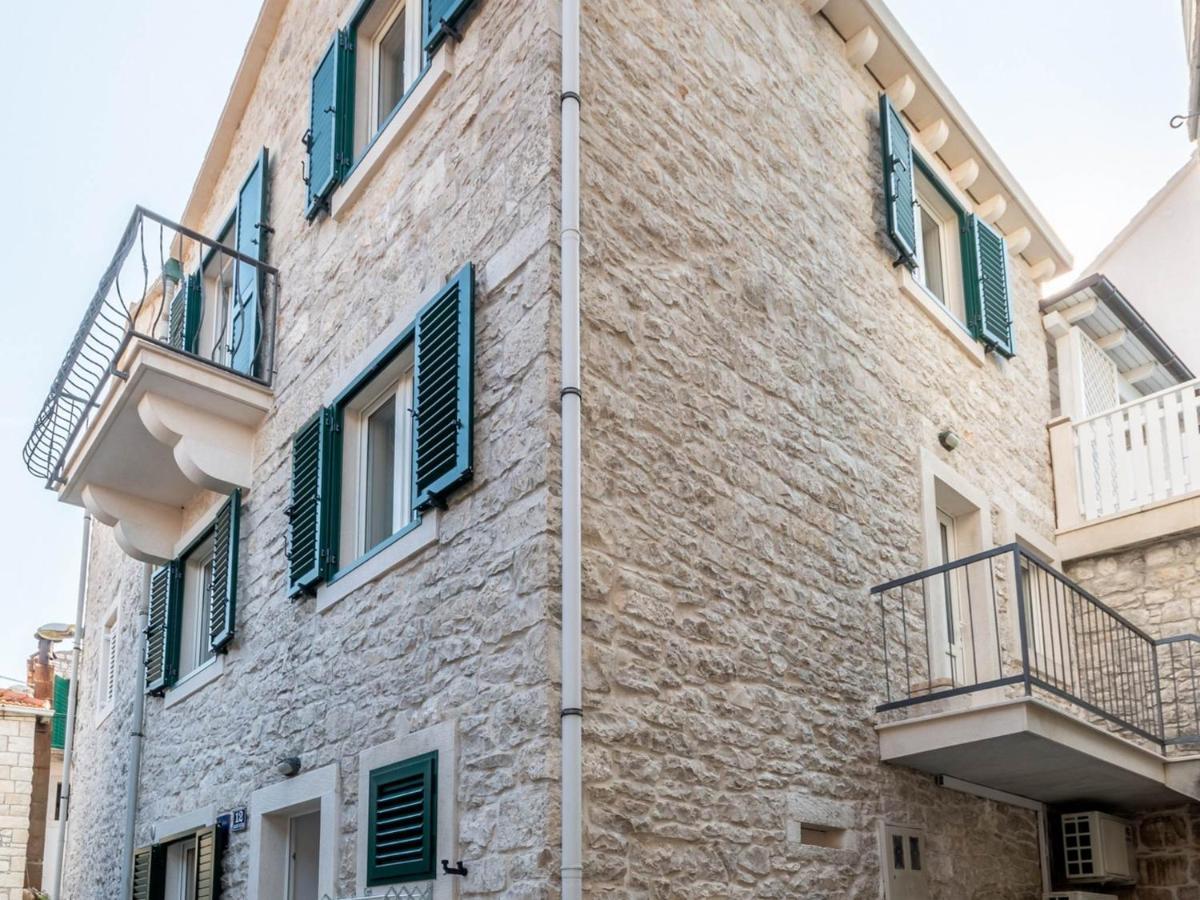 Apartments Sonja Pucisca Exterior photo